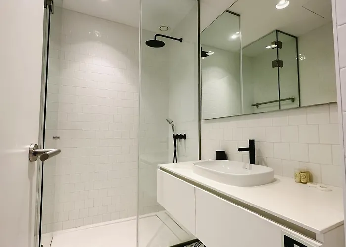 Apartamento Spacious Loft W. Balcony In The Heart Of The