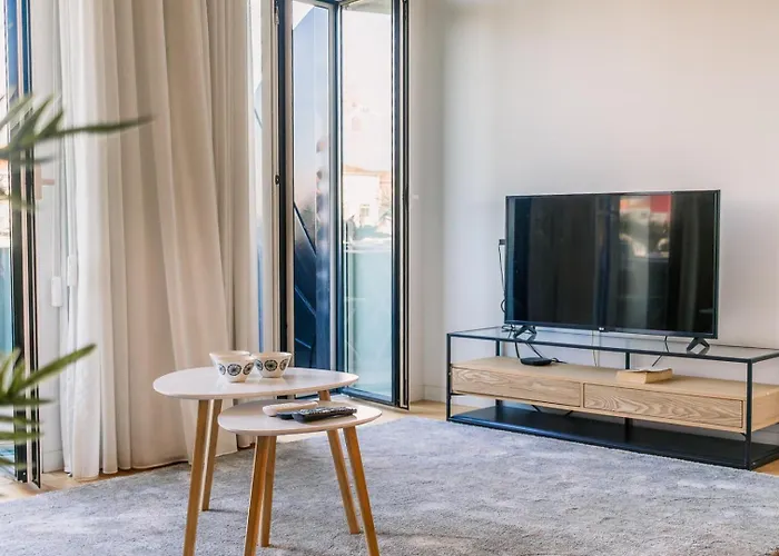 Spacious Loft W. Balcony In The Heart Of The