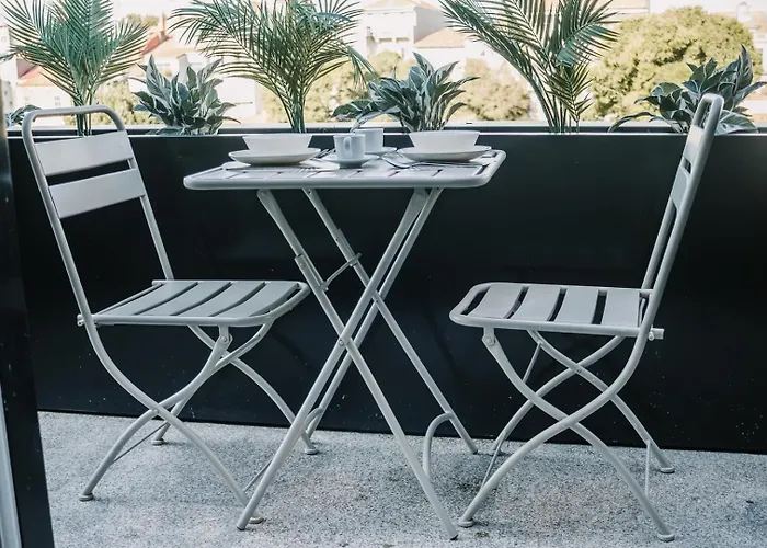Spacious Loft W. Balcony In The Heart Of The Apartamento Oporto