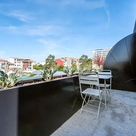 Spacious Loft W. Balcony In The Heart Of The Porto