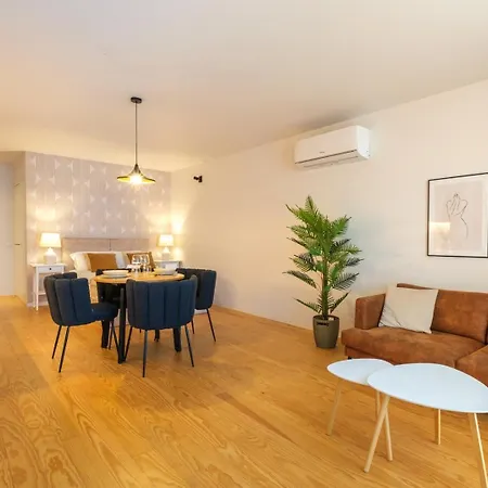Appartement Spacious Loft W. Balcony In The Heart Of The Porto