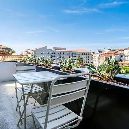 Spacious Loft W. Balcony In The Heart Of The Porto