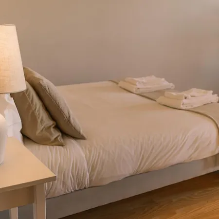 Spacious Loft W. Balcony In The Heart Of The Lägenhet Oporto