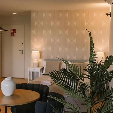 Lägenhet Spacious Loft W. Balcony In The Heart Of The