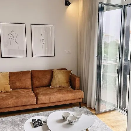 Lägenhet Spacious Loft W. Balcony In The Heart Of The