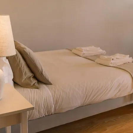 Lägenhet Spacious Loft W. Balcony In The Heart Of The Oporto