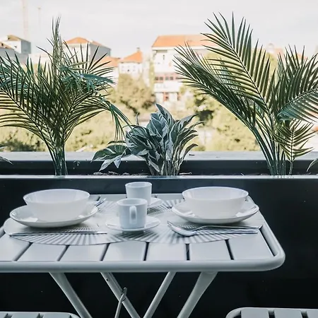 Lägenhet Spacious Loft W. Balcony In The Heart Of The Oporto