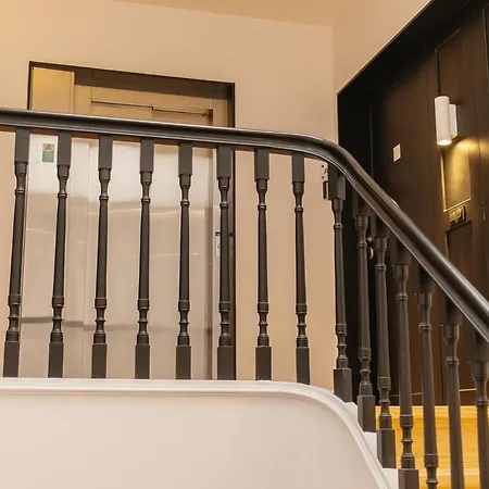Spacious Loft W. Balcony In The Heart Of The