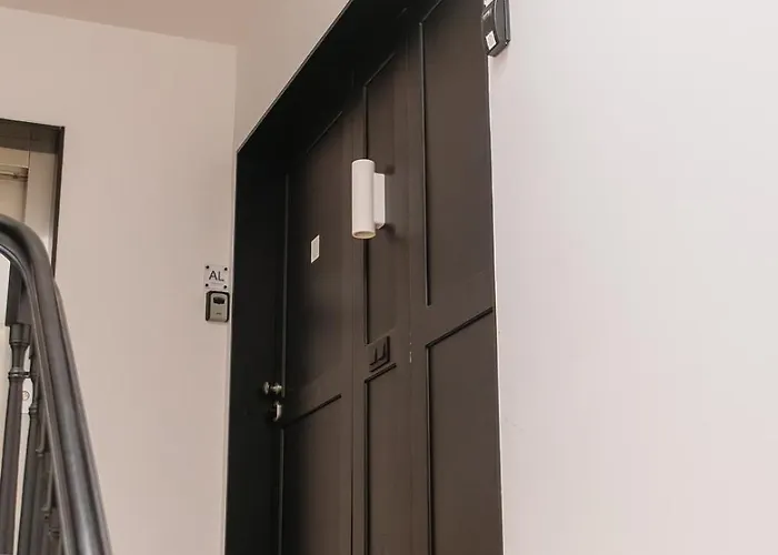 Spacious Loft W. Balcony In The Heart Of The