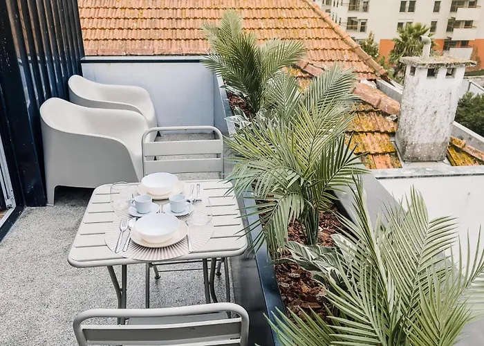 Spacious Loft W. Balcony In The Heart Of The Πόρτο