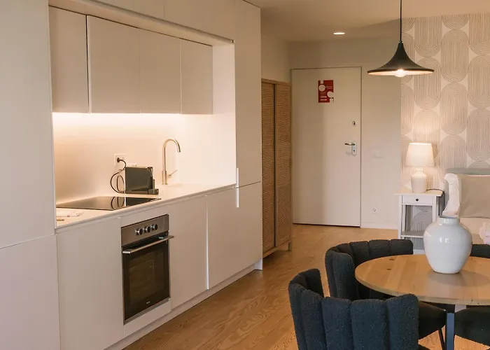 Spacious Loft W. Balcony In The Heart Of The شقة