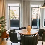 Spacious Loft W. Balcony In The Heart Of The * Oporto