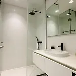 Apartamento Spacious Loft W. Balcony In The Heart Of The