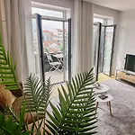 Spacious Loft W. Balcony In The Heart Of The *