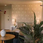 Spacious Loft W. Balcony In The Heart Of The Apartamento Oporto